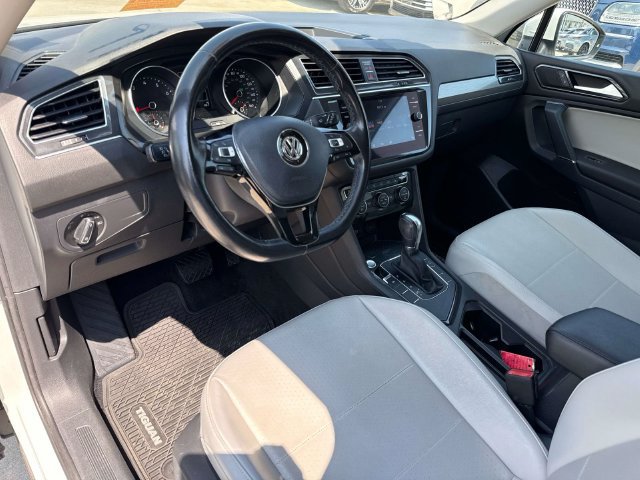 Used 2018 Volkswagen Tiguan SE FWD image 23