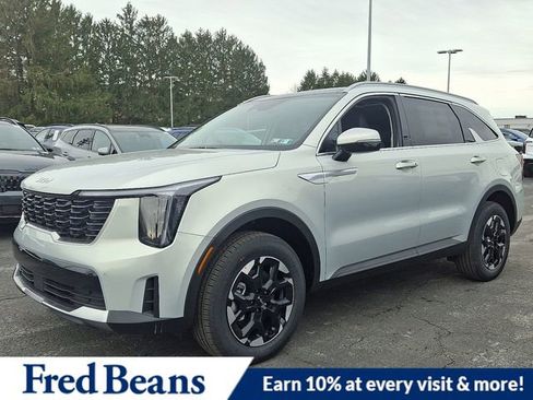 New 2026 Kia Sorento S image 2