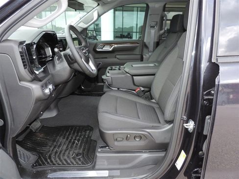 New 2025 GMC Sierra 1500 Elevation image 17