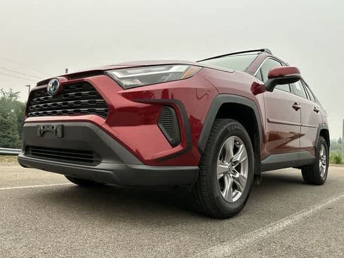 Used 2022 Toyota RAV4 XLE w/ Convenience Package AWD/4WD image 20