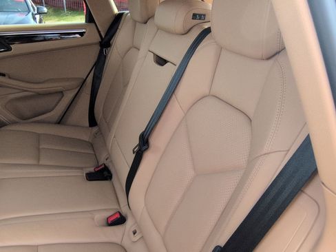 Used 2015 Porsche Macan S image 32