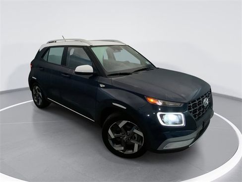 Used 2025 Hyundai Venue Limited image 1