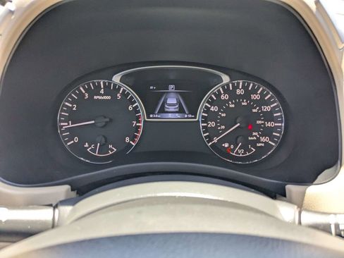 Used 2017 Nissan Pathfinder Platinum FWD image 27