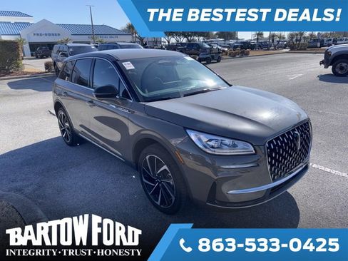 Used 2025 Lincoln Corsair Reserve image 3