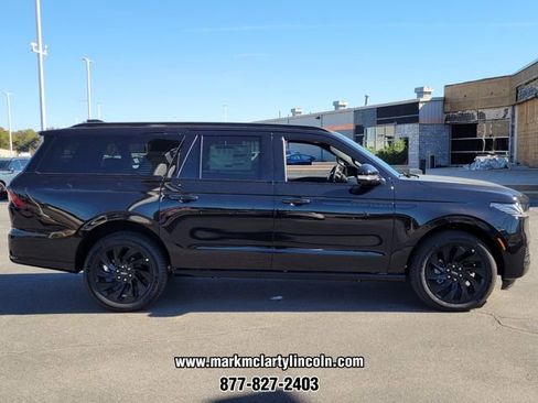 New 2025 Lincoln Navigator L Reserve w/ Jet Appearance Package AWD/4WD image 2