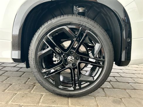 New 2026 Volkswagen Tiguan SE R-Line image 50