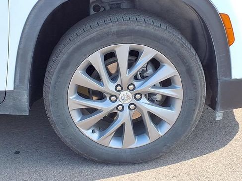 Used 2025 Buick Enclave Preferred FWD image 29