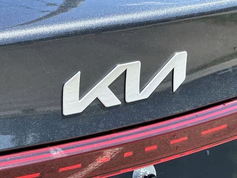 Used 2024 Kia Forte LXS w/ LXS Technology Package FWD image 16