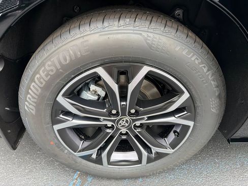 New 2026 Toyota Sienna Platinum AWD/4WD image 16