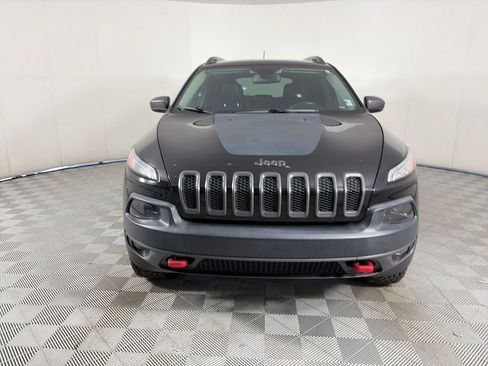 Used 2017 Jeep Cherokee Trailhawk w/ Trailer Tow Group AWD/4WD image 2