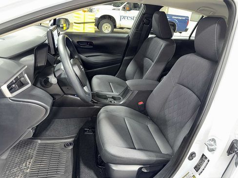 Used 2025 Toyota Corolla LE FWD image 15