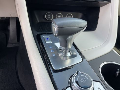 Used 2024 Genesis G70 2.5T image 15