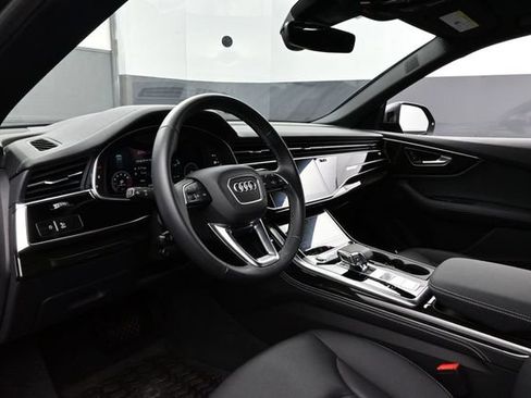 Used 2025 Audi Q8 Premium Plus AWD/4WD image 4