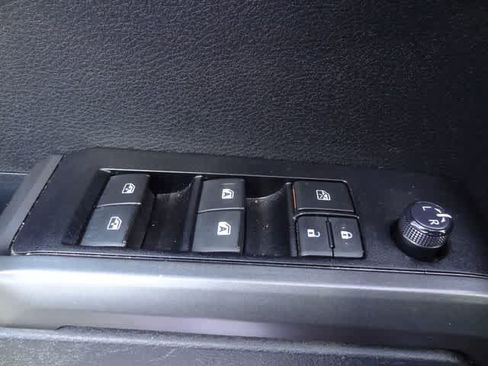 Used 2023 Toyota Tacoma TRD Sport AWD/4WD image 12