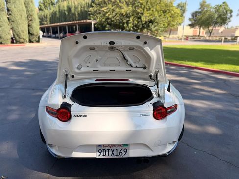 Used 2017 MAZDA MX-5 Miata Club w/ Brembo/BBS Package RWD image 10