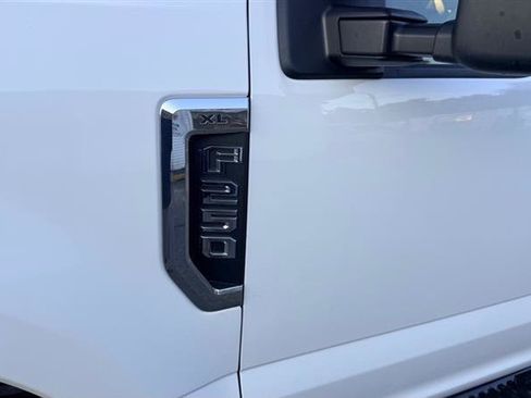 Used 2019 Ford F250 XL w/ Power Equipment Group AWD/4WD image 38