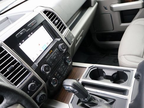 Used 2016 Ford F150 Lariat image 18