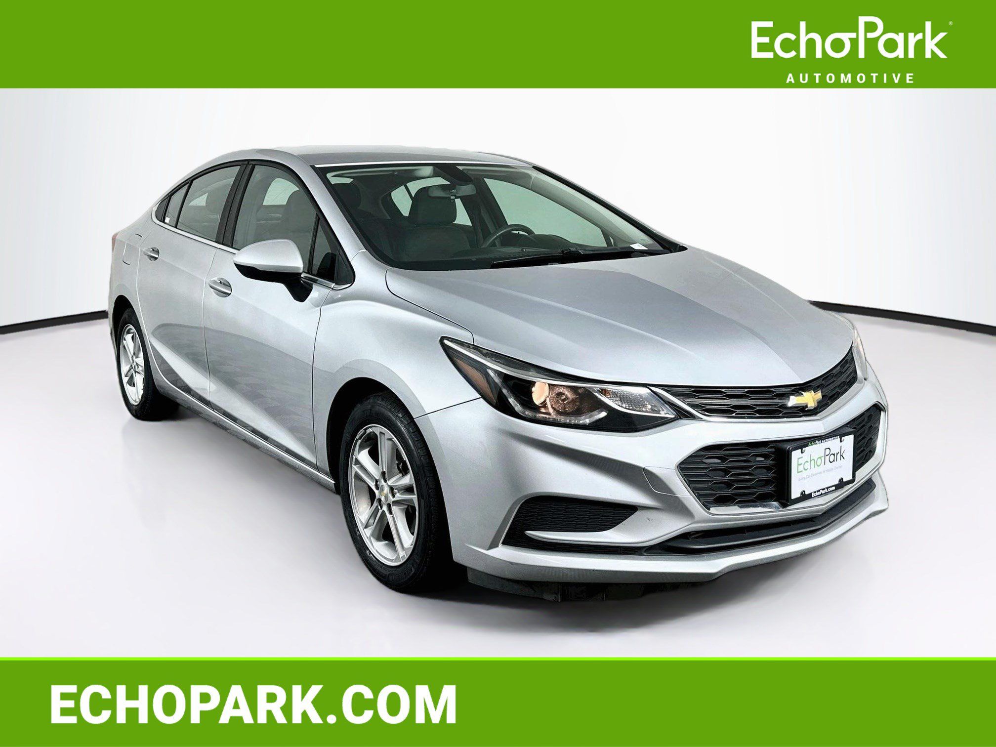 Used 2017 Chevrolet Cruze LT FWD image 1