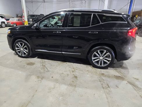 Used 2019 GMC Terrain Denali w/ Advanced Safety Package AWD/4WD image 6