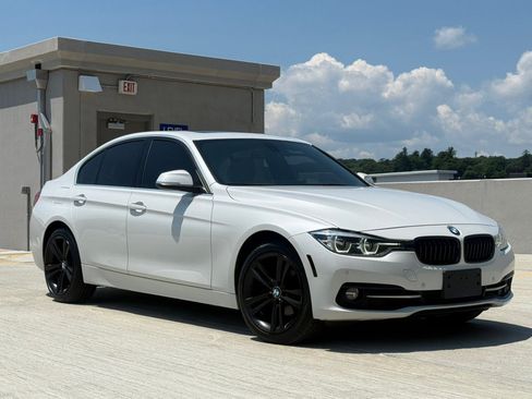 Used 2017 BMW 330i xDrive Sedan AWD/4WD image 7