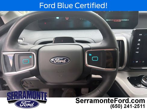 Used 2025 Ford Expedition Active AWD/4WD image 16