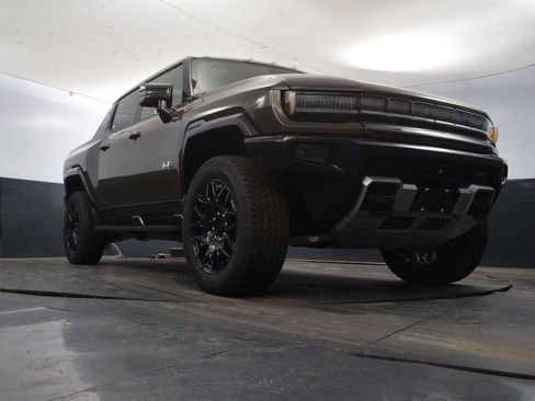 New 2025 GMC Hummer EV 2X image 47