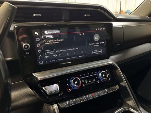 Used 2024 GMC Sierra 2500 Denali image 19