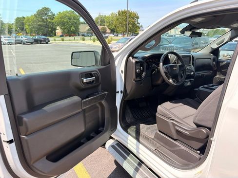 Used 2025 Chevrolet Silverado 1500 W/T RWD image 10