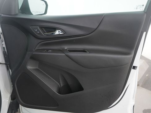 Used 2024 Chevrolet Equinox LT image 12