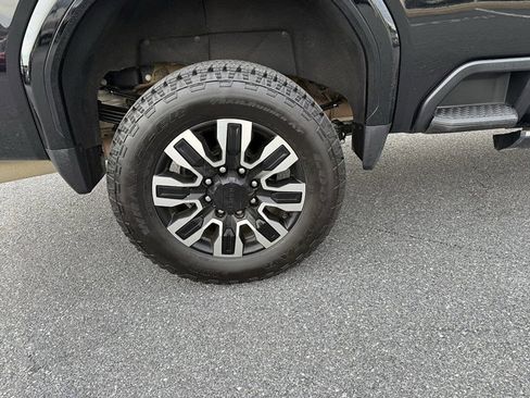 Certified 2025 GMC Sierra 3500 Denali Ultimate image 23