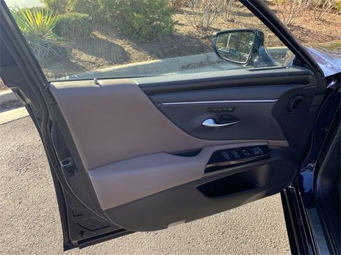 Used 2024 Lexus ES 350 Ultra Luxury image 17