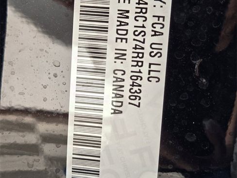 Used 2024 Chrysler Pacifica Select image 16