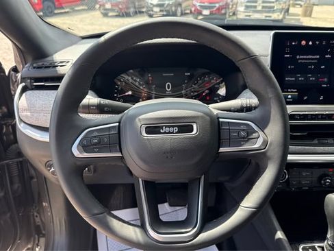 Used 2024 Jeep Compass Latitude AWD/4WD image 16
