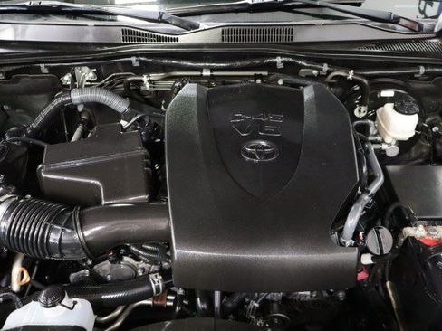 Used 2017 Toyota Tacoma SR5 w/ Tow Package RWD image 65