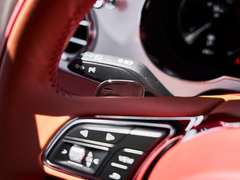 Used 2023 Bentley Bentayga AWD/4WD image 60