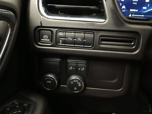 Used 2024 Chevrolet Tahoe LT RWD image 24