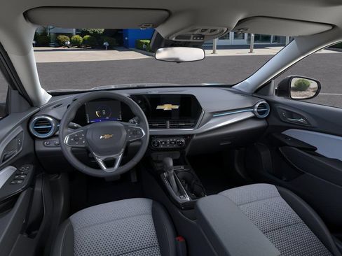 New 2026 Chevrolet Trax LT w/ Sunroof Package FWD image 15