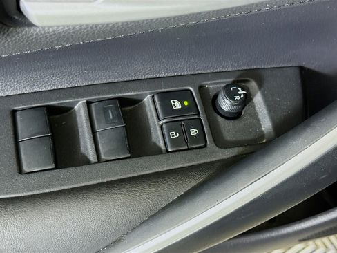 Used 2020 Toyota Corolla SE image 23