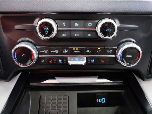 Used 2024 Ford F250 Limited w/ FX4 Off-Road Package AWD/4WD image 34