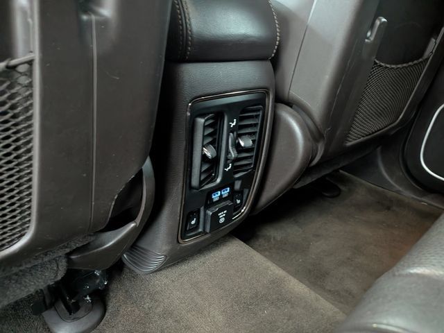 Used 2019 Jeep Grand Cherokee Summit AWD/4WD image 19