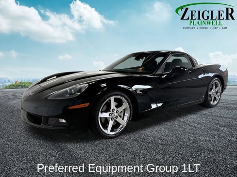 Used 2007 Chevrolet Corvette Coupe RWD image 2