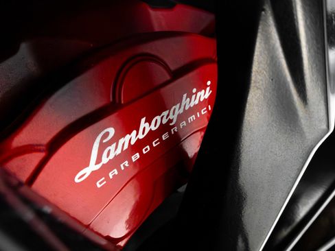 Used 2019 Lamborghini Urus image 19