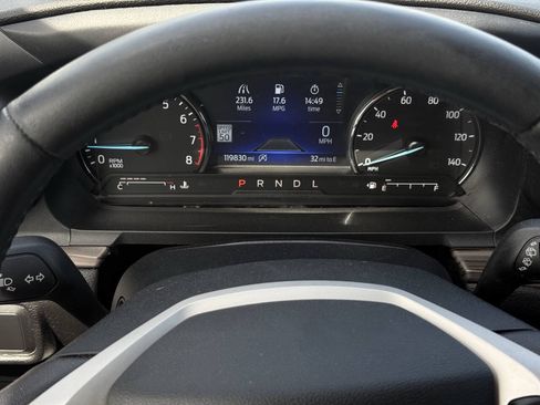 Used 2021 Ford Explorer Limited w/ Equipment Group 301A AWD/4WD image 17