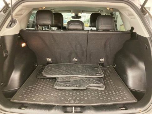 Used 2017 Jeep Compass Latitude w/ Cold Weather Group image 39