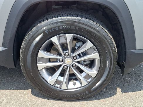Used 2025 Chevrolet Equinox LT FWD image 8