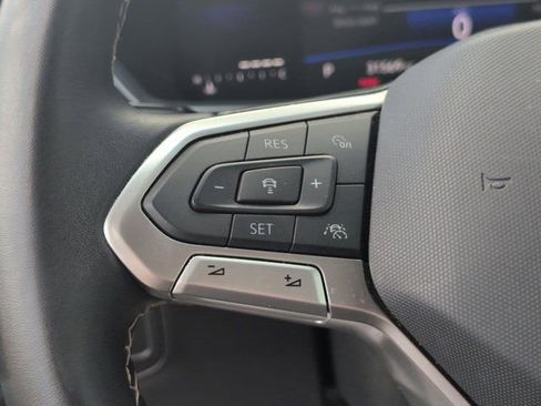 Used 2024 Volkswagen Tiguan SE image 20