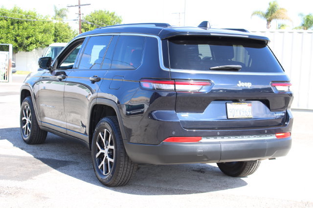 Used 2023 Jeep Grand Cherokee L Limited RWD image 3