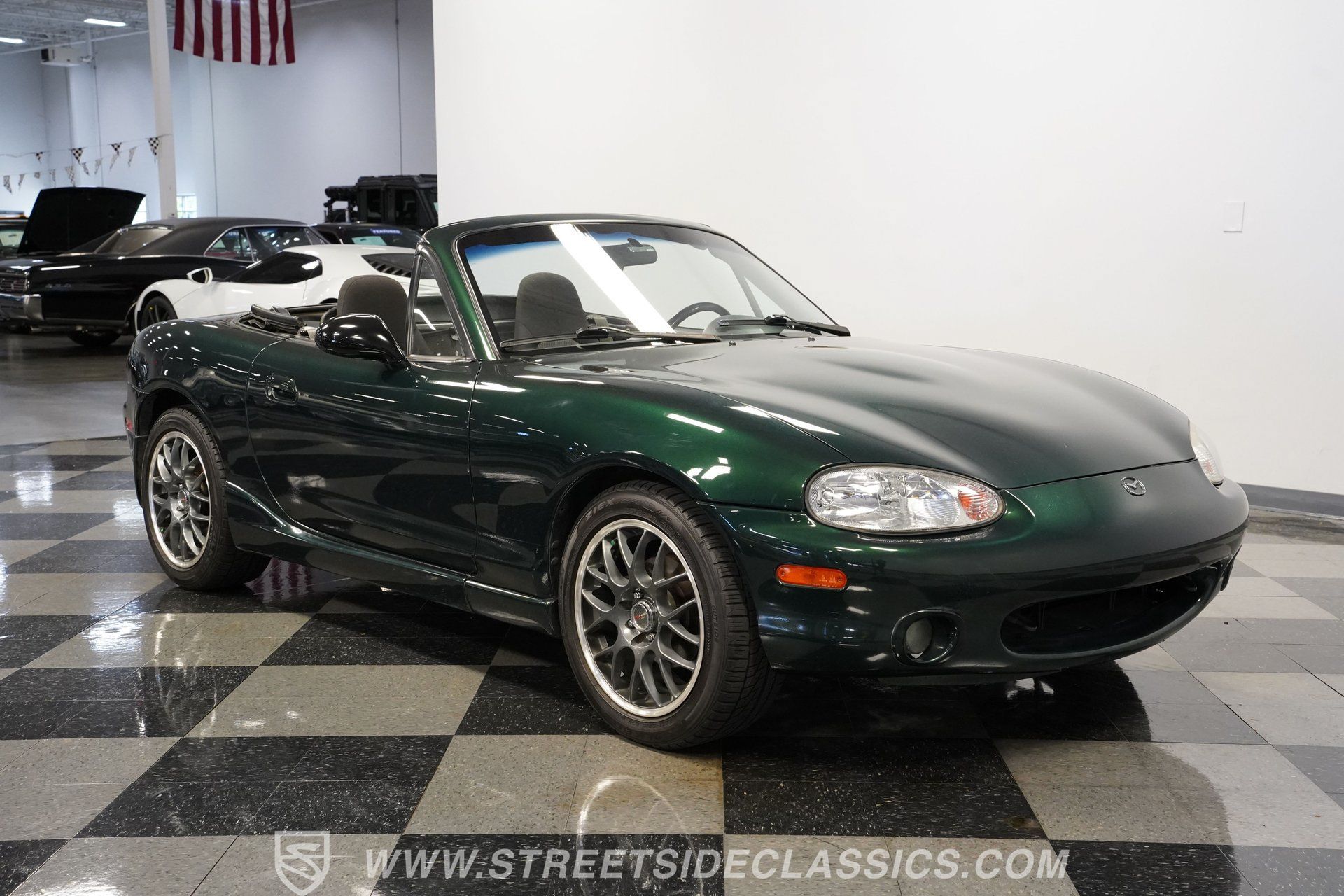 Used 1999 MAZDA MX-5 Miata RWD image 17