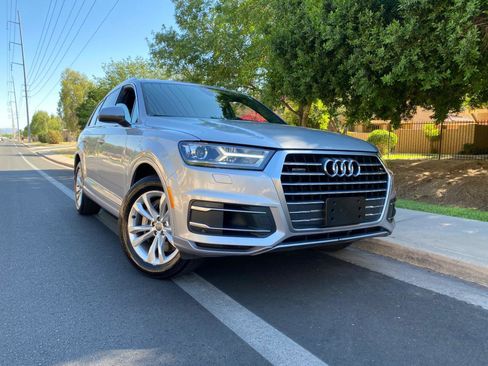 Used 2019 Audi Q7 3.0T Premium w/ Convenience Package AWD/4WD image 4