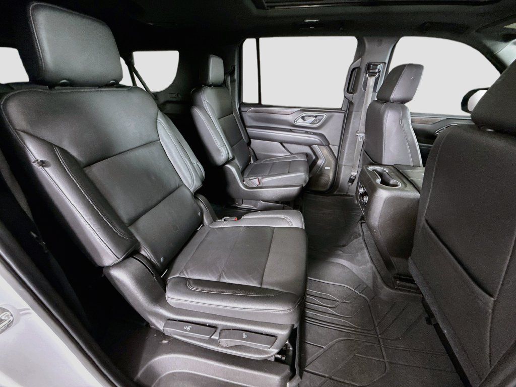 Used 2021 Chevrolet Suburban Z71 w/ Z71 Off-Road Package AWD/4WD image 28